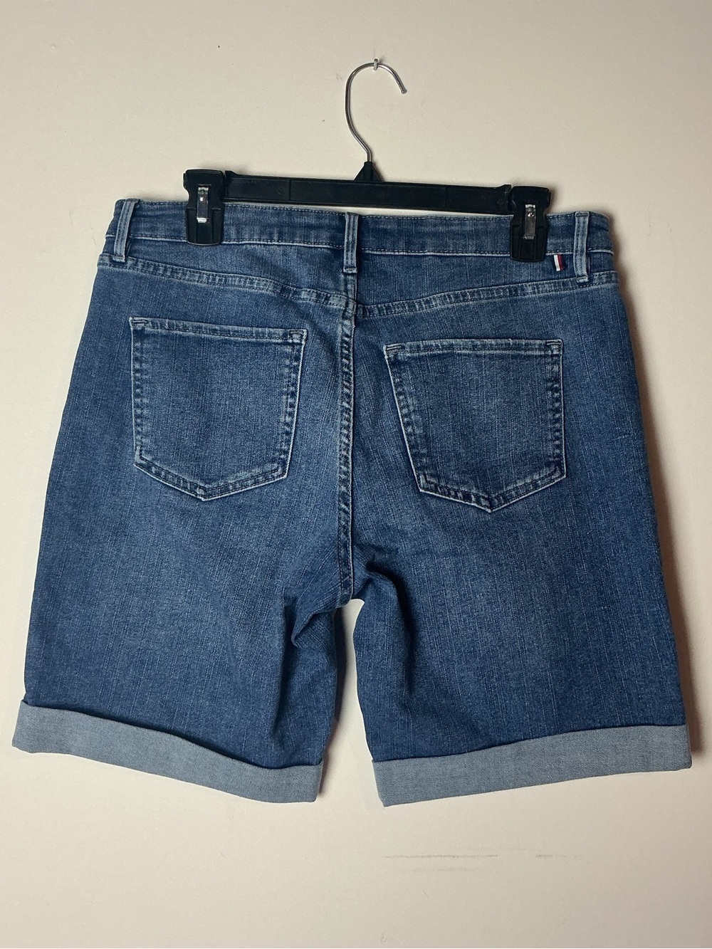 Tommy Hilfiger Women’s Denim Shorts Size 8 - Picture 2 of 4
